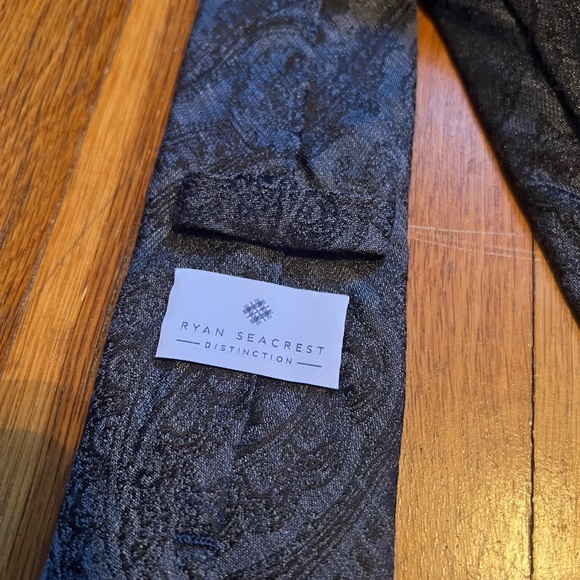 Black Ryan Seacrest Distinction Tie - Picture 3 of 3